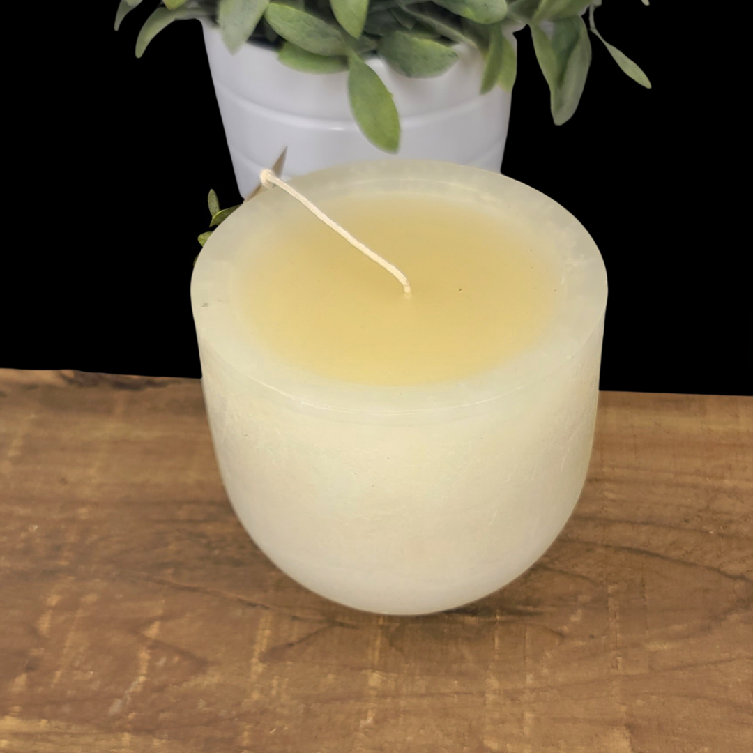 Vance Kitira Candle -Melon White Color